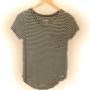 NWOT Hollister - black and white striped short sleeve tee - size S